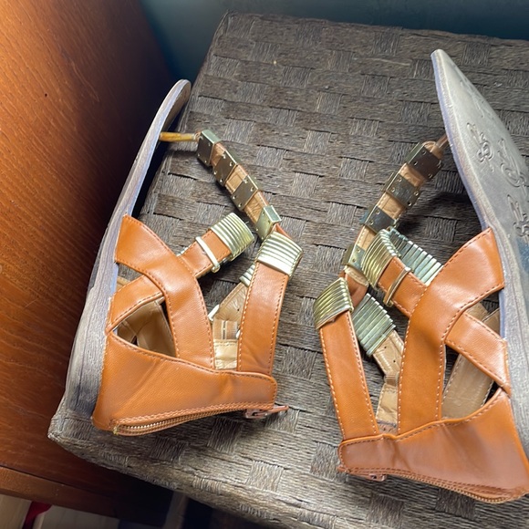 Sandals - Picture 8 of 11